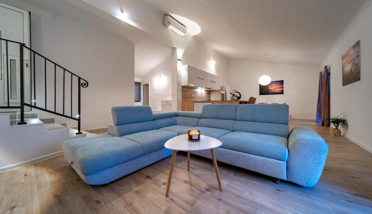 Grguric Apartments Palit エクステリア 写真