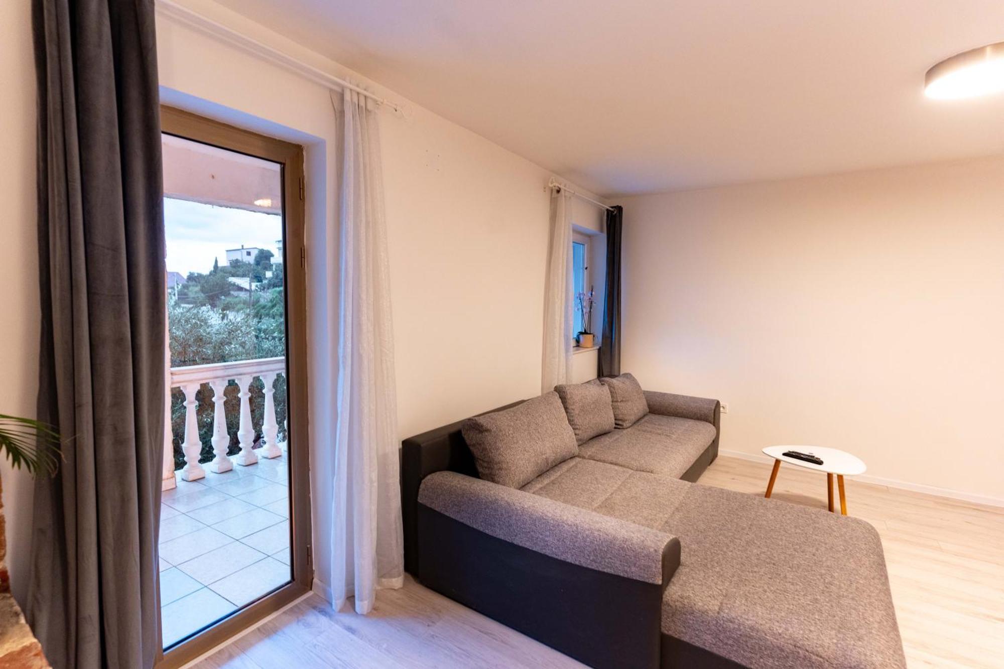 Grguric Apartments Palit エクステリア 写真