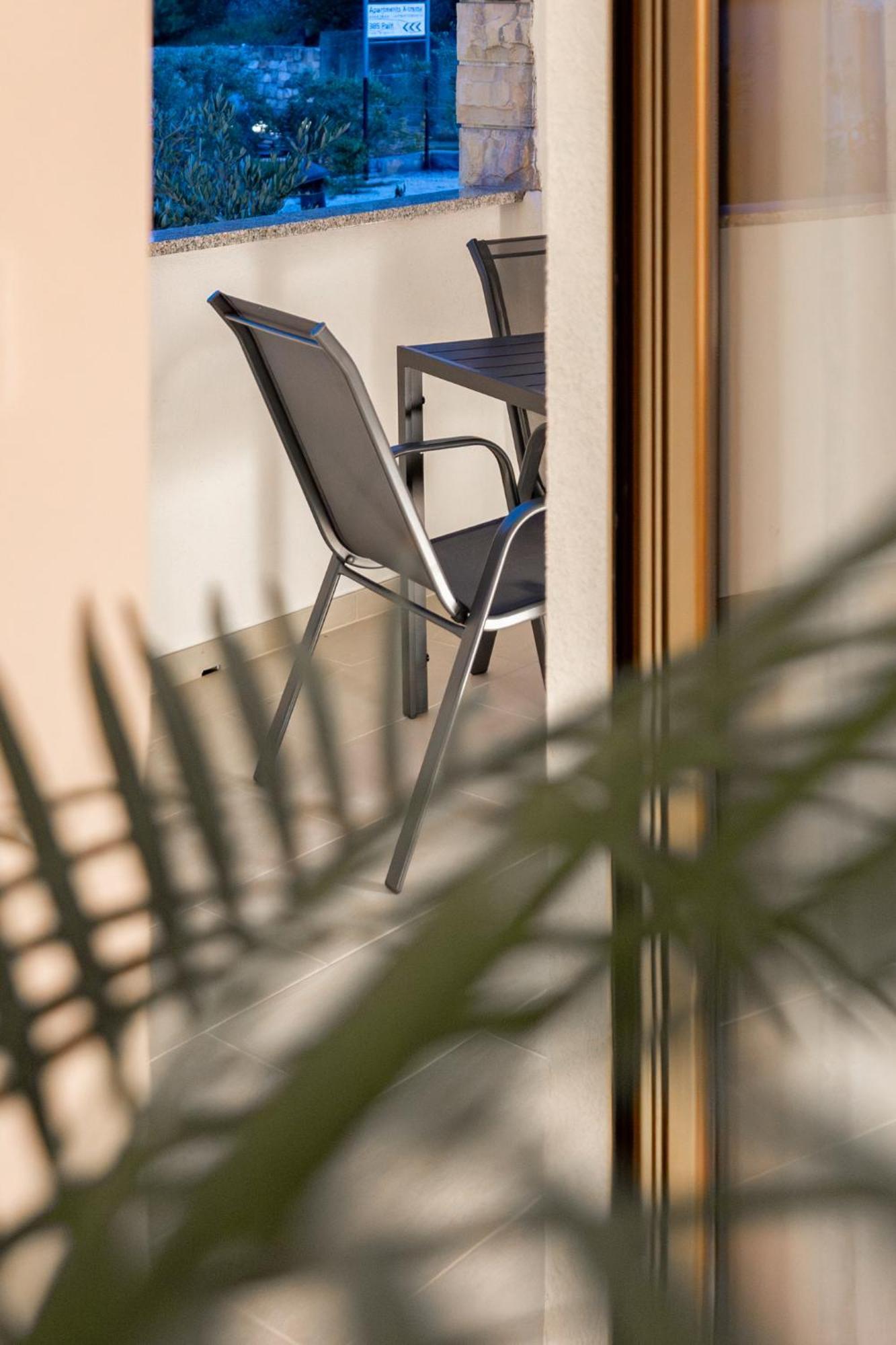Grguric Apartments Palit エクステリア 写真